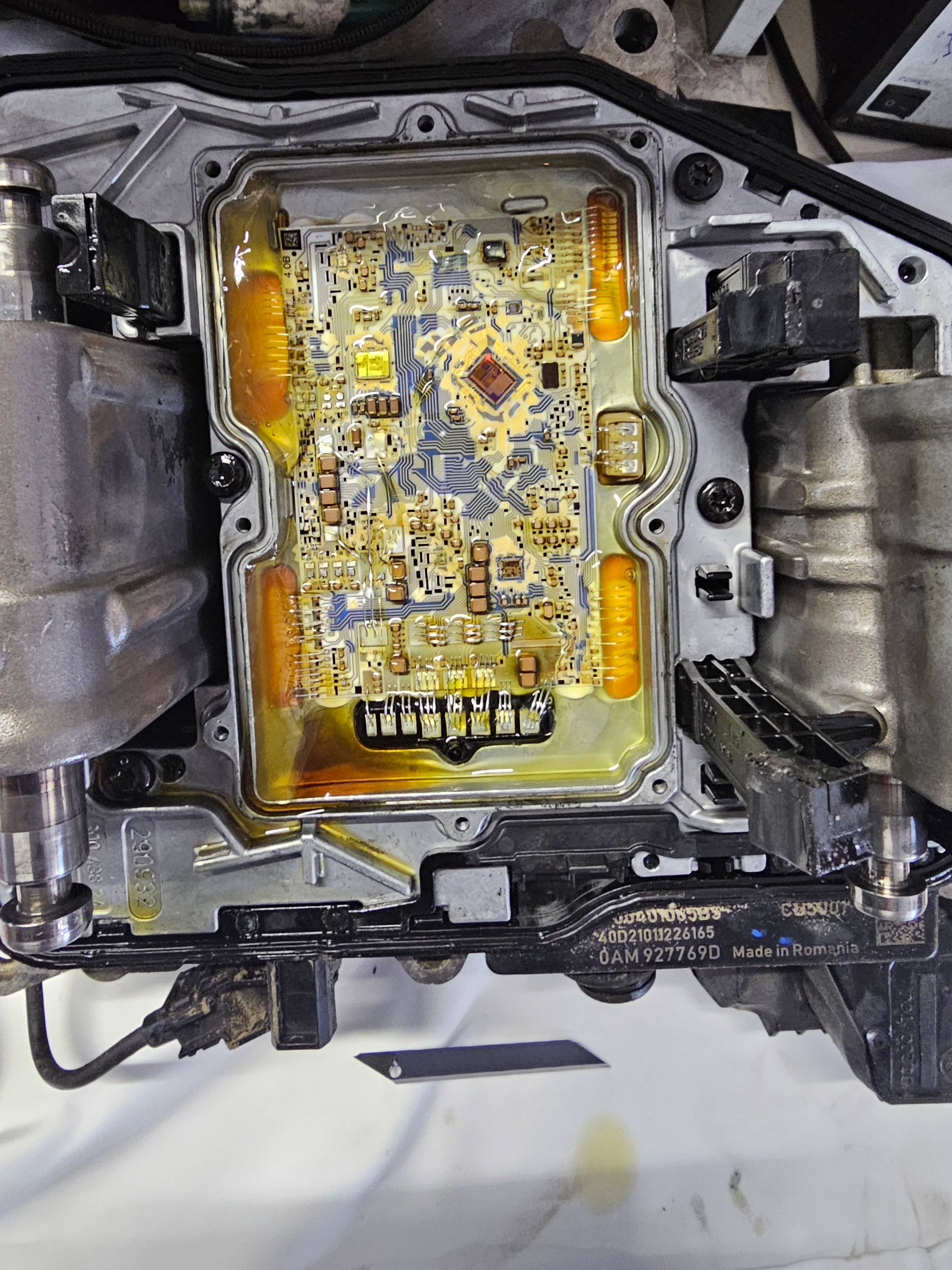 Podłączony sterownik do programatora